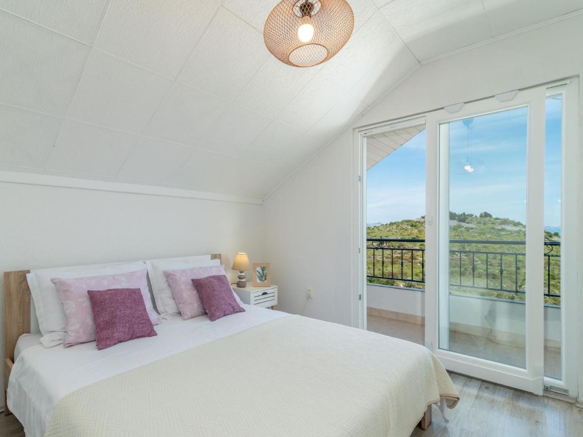 Scenic Sea View,Three Bedroom Villa With Pool Trogir Luaran gambar