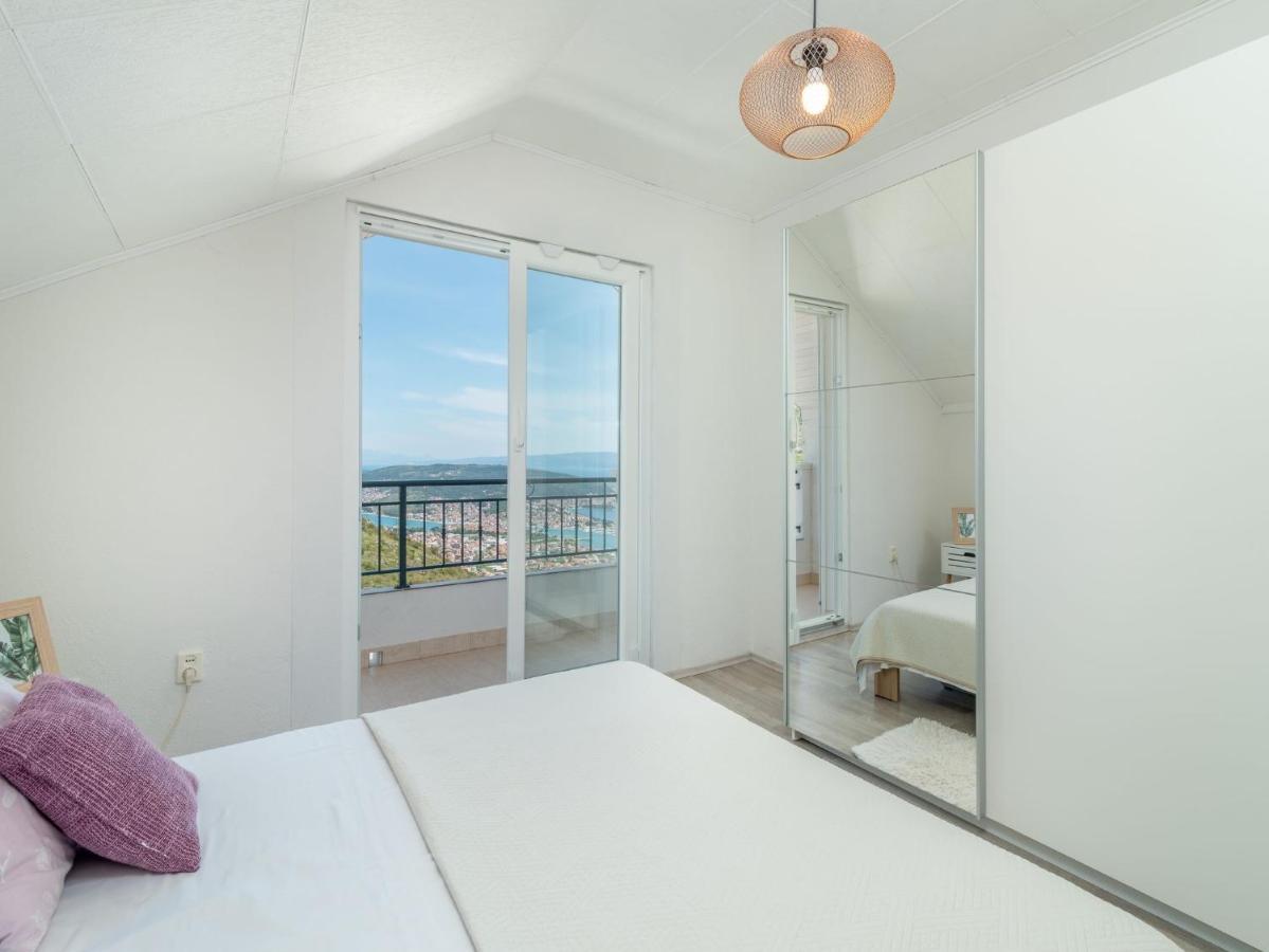 Scenic Sea View,Three Bedroom Villa With Pool Trogir Luaran gambar