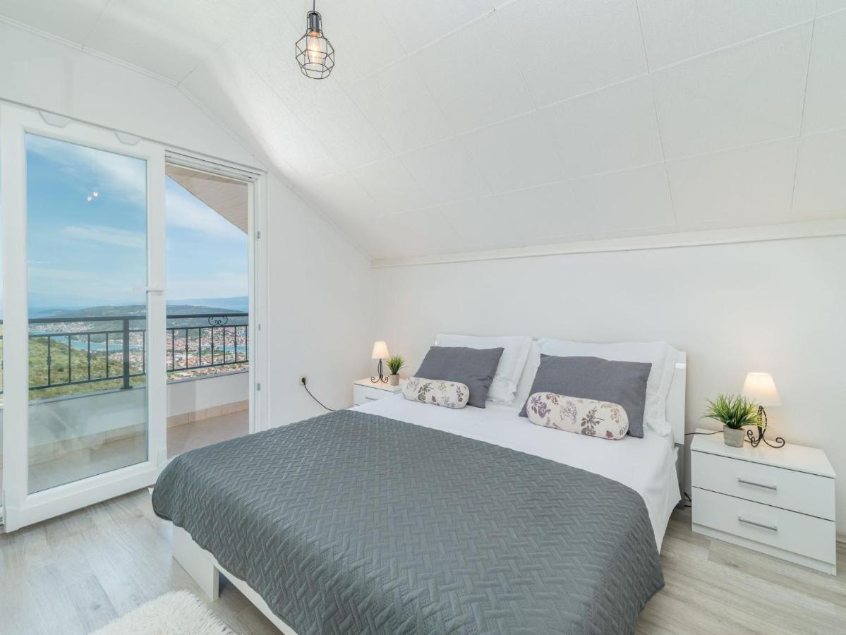 Scenic Sea View,Three Bedroom Villa With Pool Trogir Luaran gambar