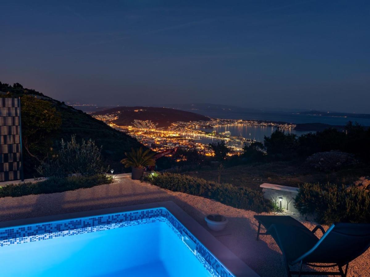 Scenic Sea View,Three Bedroom Villa With Pool Trogir Luaran gambar